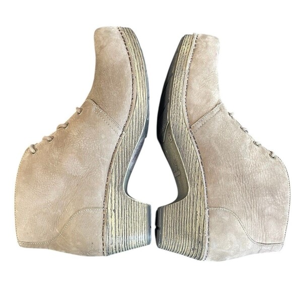 Dansko 'Meena' Lace-Up Bootie Ankle Leather Size 41 US 11/11.5 Tan EUC Suede - Picture 6 of 13